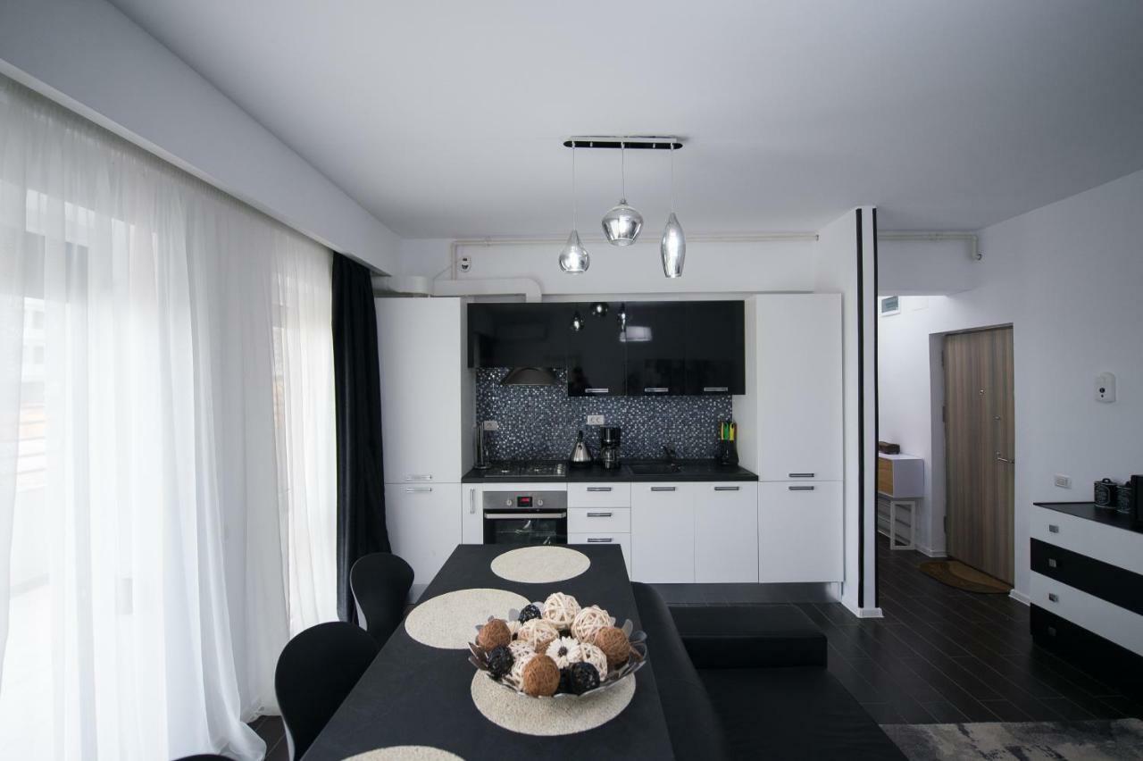 Apartel Black & White Năvodari Extérieur photo