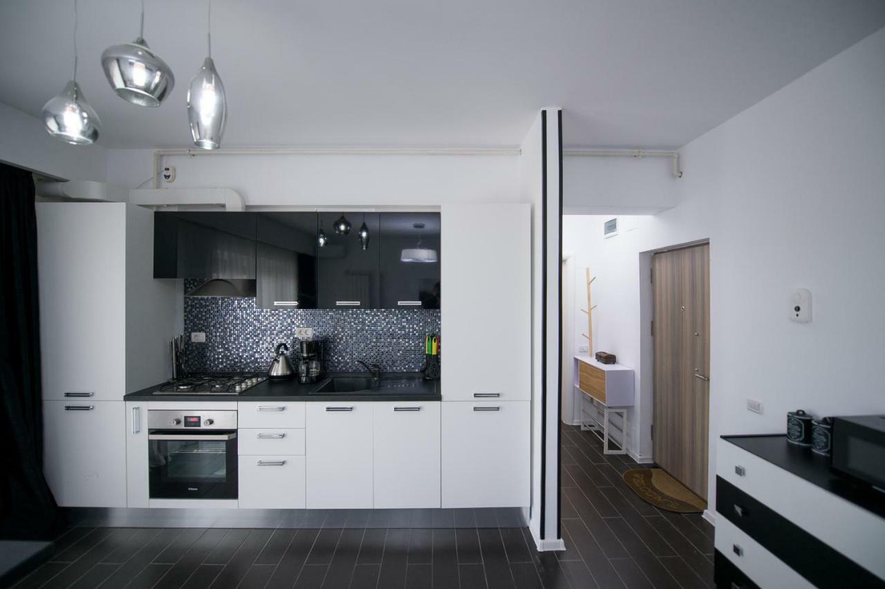 Apartel Black & White Năvodari Extérieur photo